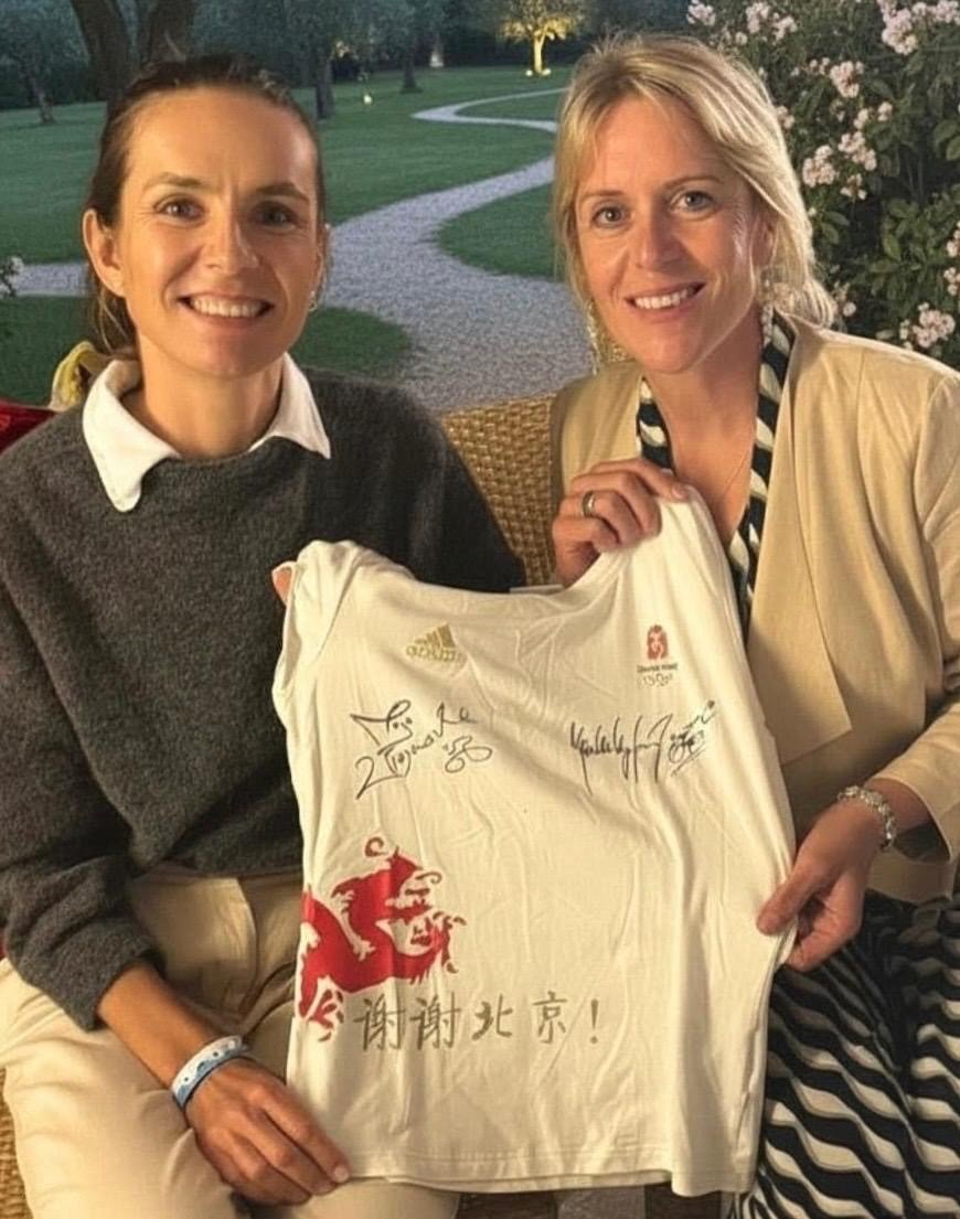 Trikot der Hoffnung – signiert von Hanka Kupfernagel und Maja Wloszczowska